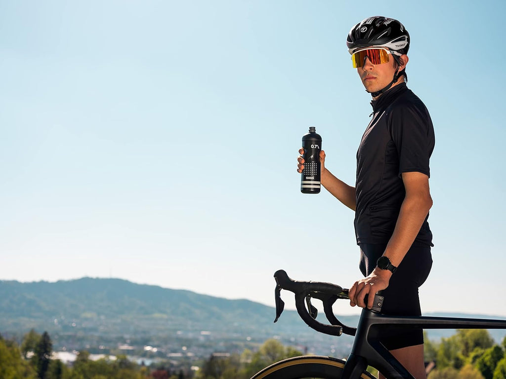 SIGG Pulsar Black Bike Water Bottle (0.75 L), Leakproof Cycling Bottle, Super Lightweight and BPA-Free Sports Bottle with SureSnap® Valve